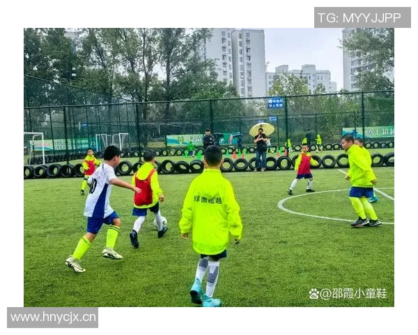 足球少年遭遇骗局心碎经历揭示青少年保护的重要性